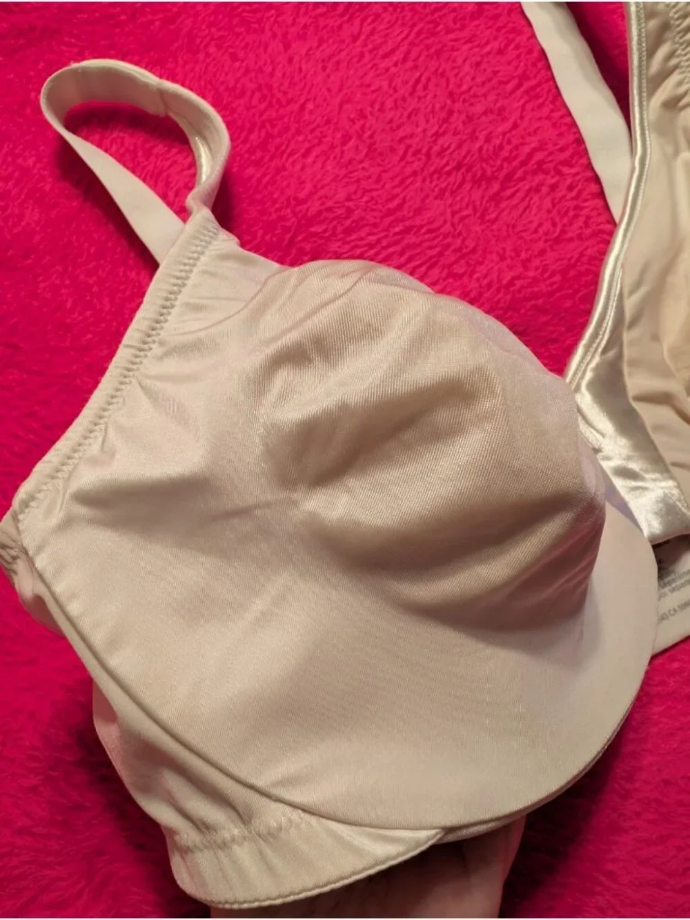 Lot of 2 Olga 35002 Luxury Lift Underwire Bra 40C Off White Gray Unlined Full